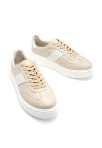 RYŁKO - Sneakersy niskie