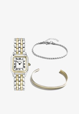 Montre carrée en acier inoxydable avec des accents dorés, cadran blanc et chiffres romains noirs ; accompagnée d'un bracelet en argent torsadé et d'un bracelet minimaliste en or.