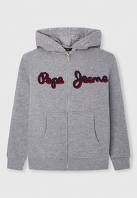 Felpa grigia con zip in tessuto morbido, dotata di cappuccio, due tasche frontali e testo ricamato "Pepe Jeans" in rosso e blu navy.