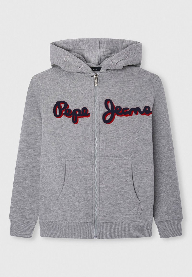 Felpa grigia con zip in tessuto morbido, dotata di cappuccio, due tasche frontali e testo ricamato "Pepe Jeans" in rosso e blu navy.