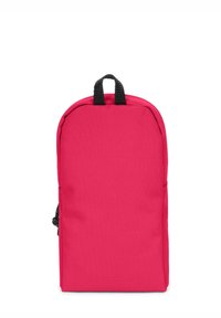 Ljust rosa ryggsäck med en texturerad yta, rundade kanter, dubbla svarta topphandtag och en sidoficka med dragkedja. Kompakt design, lättviktig.