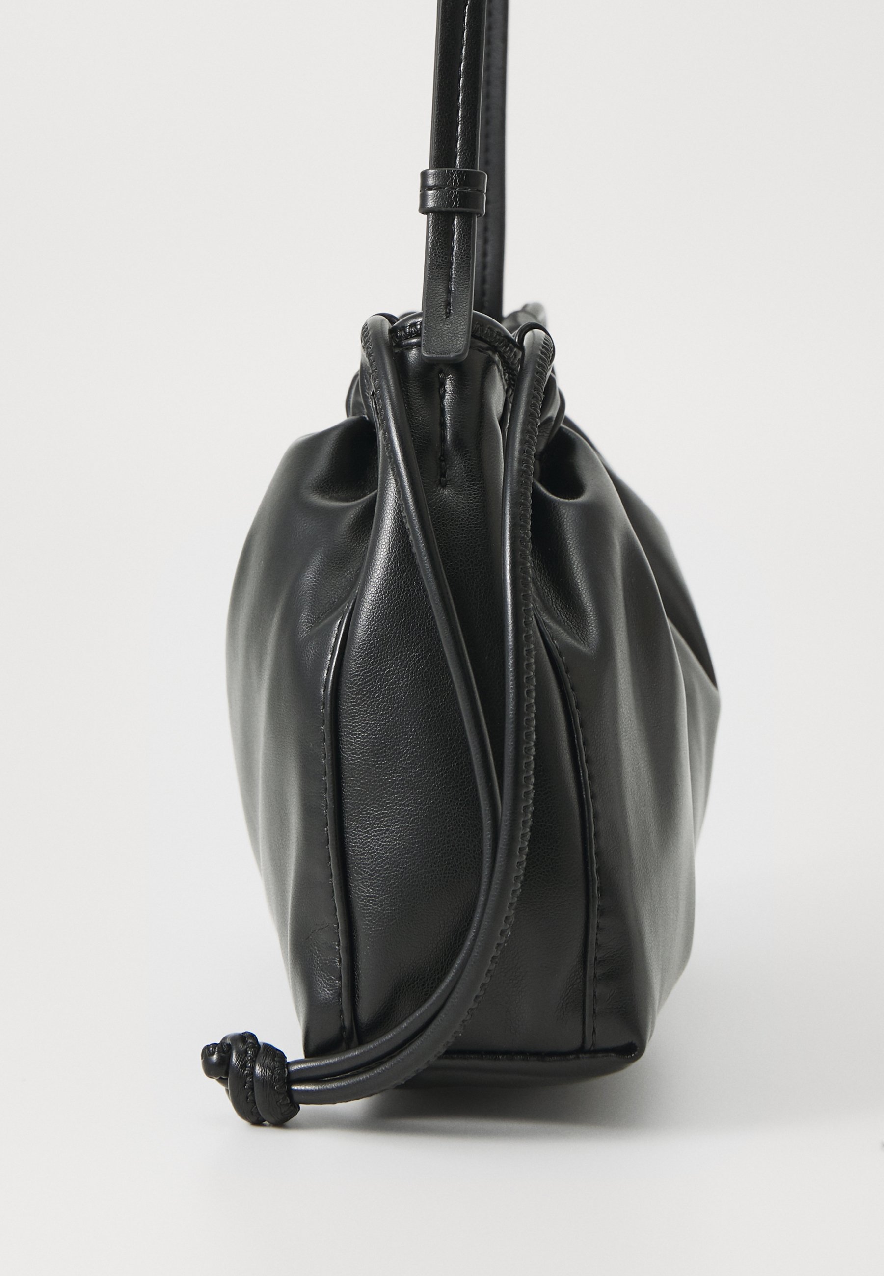 ☆ ☆ Women's CKJ Drawstring Shoulder Bag Black Calvin Klein Jeans DRAWSTRING BAG - Cross body bag - black