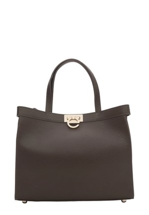 Borsa a mano in pelle marrone scuro con manici superiori e chiusura con fibbia tono oro, caratterizzata da una forma rettangolare strutturata.