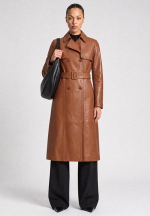 Ricano, DARCY - Trenchcoat - cognac