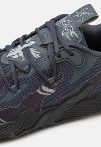 Puma MB.03 LO TEAM - Zapatillas de baloncesto - black/strong gray