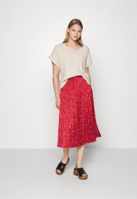 Scotch & Soda PLEATED PRINTED SKIRT - Saia evasé - electric red