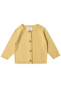 Gelber Strickcardigan mit langen Ärmeln, fünf Knopfverschluss und gewelltem Saum. Das Material wirkt weich mit einer glatten Textur.