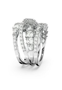 Drei miteinander verwobene Silberringe, besetzt mit unterschiedlich geformten, klaren Edelsteinen, die feine Details und elegantes Design zeigen.