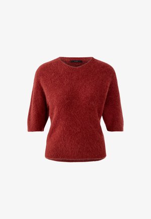 Zachte rode korte mouwen, pluizige trui met een ronde halslijn en een aansluitende taille.