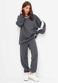 Cesare Gaspari JOGGER SET - Pantaloni de trening - grey