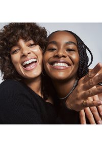 NARS PURE RADIANT TINTED MOISTURIZES - Fond de teint - havana
