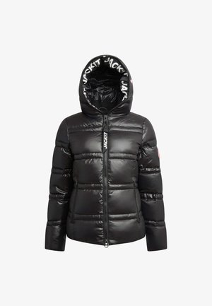 Doudoune noire avec une finition brillante, fermeture éclair à l'avant, capuche ajustable et doublure avec logo blanc. Présente un matelassage horizontal et des poches latérales.