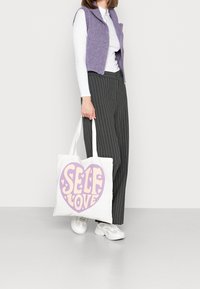 Weekday Chaleco - purple
