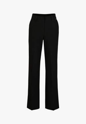 Zwarte broek van gladde stof, met een recht model, twee voorkruiken en een subtiele merkaanduiding op de tailleband.
