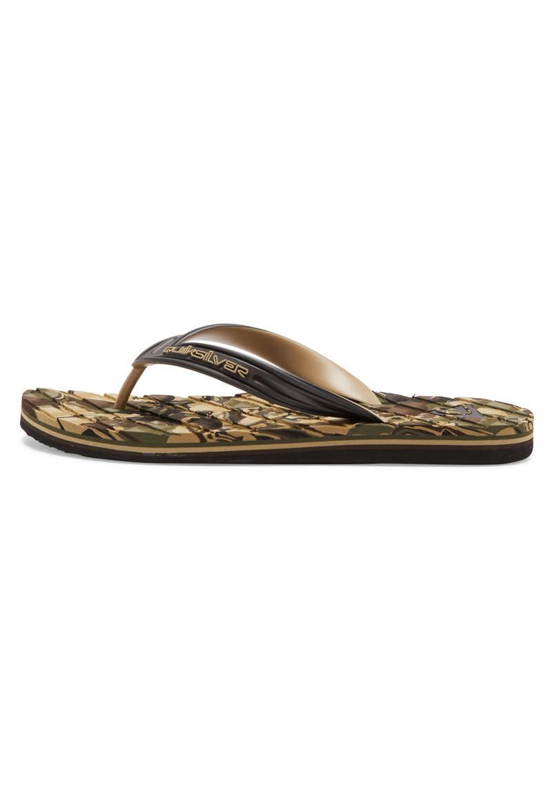 Ruske flip-flop sandale med kamufleret mønster på indersålen, sort gummistropp og præget logo på stroppen. Tekstureret sål for godt greb.