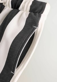 Thumbnail Image 3