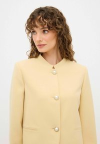 adL Blazer - yellow