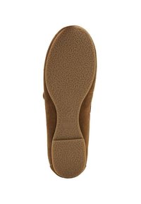Suola di scarpa in suede marrone con suola in gomma testurizzata che presenta un motivo e un logo impressi sul fondo. Design piatto per stabilità.
