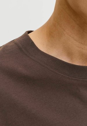 Jack & Jones, JORNORREBRO EMB TEE SS CREW NECK PLS - T-shirt basic - java