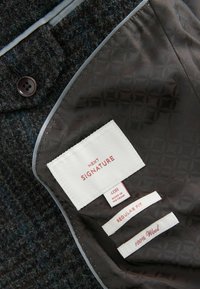 Thumbnail Image 8