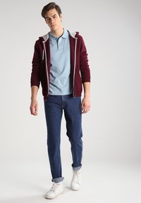 Lee BROOKLYN  ciemnoniebieski