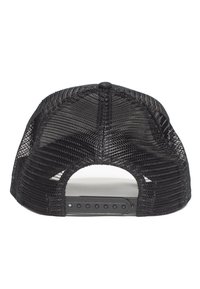 Gorra de malla negra con visera curvada y cierre ajustable a presión. Presenta un diseño de tela texturizada y transpirable.