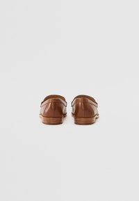 Lauren Ralph Lauren WYNNIE - Čevlji brez vezalk - deep saddle tan