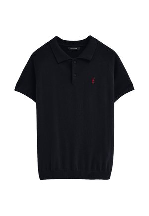 Sort polo t-shirt med korte ærmer, ribbet krave og kanter, to-knaps åbning og lille rødt broderet polo-spiller logo på venstre bryst.