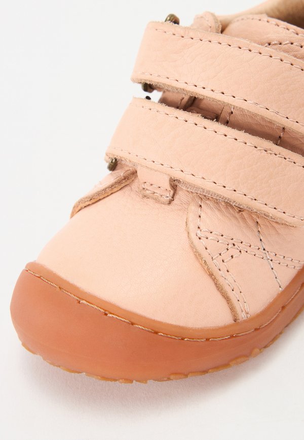 BAREFOOT HALE V – Krabbelschuh – nude