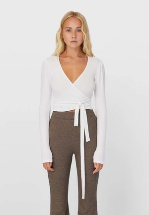 IN WICKELOPTIK - Long sleeved top - white
