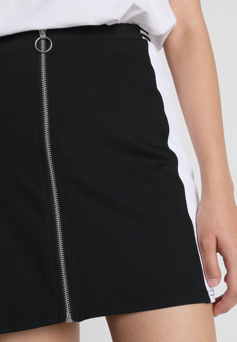 Damen Jeansröcke | Urban Classics LADIES ZIP COLLAGE SKIRT Minirock black/schwarz - QI39181 Damen Jeansröcke | Urban Classics LADIES ZIP COLLAGE SKIRT Minirock black/schwarz - QI39181