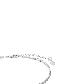 Pulsera de plata con un diseño de eslabones en cadena, que presenta eslabones cuadrados, un cierre tipo langosta y una cadena de extensión ajustable con una pequeña etiqueta.