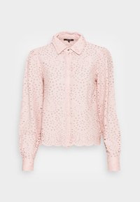 Blusa rosa clara com decote colarinho, mangas longas bufantes e bainha em formato de ondas. Padrão floral recortado por todo o tecido. Fecho de botão.