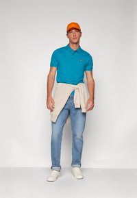 Lyle & Scott Pólóing - leisure blue