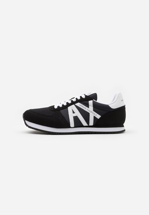 Trainers - black/white