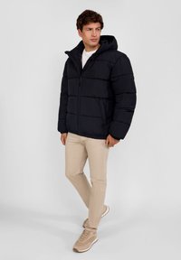 RESPECT PADDED WITH HOOD - Vinterjakker - black