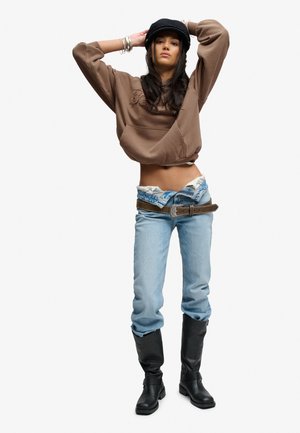 Bench BENCH X SUPERDRY & CO BENCH OVERSIZED APPLIQUE HOODIE - Hættetrøje - chocolate chip