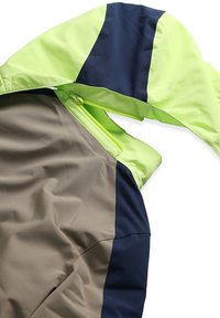 Wasserabweisende Jacke mit Kapuze. Merkmale ein Farbblockdesign in Neon-Grün, Marineblau und Braun, mit einem durchgehenden Reißverschluss. Glatte Textur.