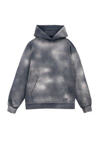 Szara bluza z kapturem z wzorem tie-dye. Posiada kieszeń kangurkę i ściągacze na rękawach. Wykonana z miękkiego, teksturowanego materiału.