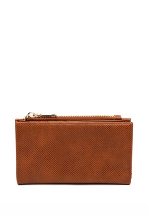 Portefeuille en cuir marron texturé avec une fermeture éclair dorée sur le dessus, forme rectangulaire, photographié sur fond blanc.