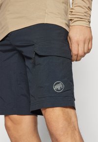 Mammut CARGO - Friluftsshorts - black
