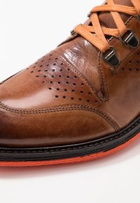 Melvin & Hamilton Botines con cordones - tan