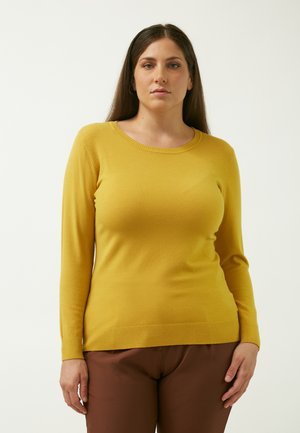Maglione a maniche lunghe color giallo senape con scollatura tonda e bordo a coste, realizzato in un materiale morbido con una texture liscia.