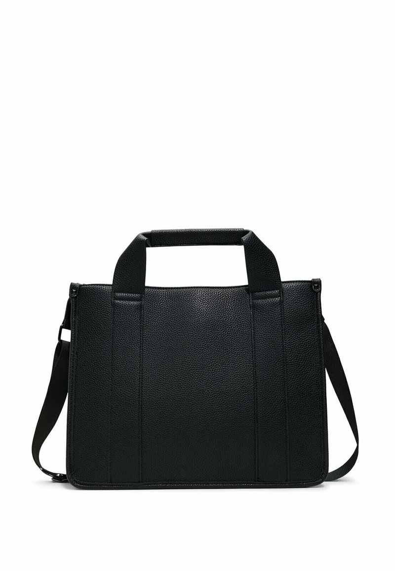 Borsa in pelle nera con texture a grana, design strutturato, doppio manico superiore e tracolla rimovibile. Chiusura con zip sulla parte superiore.