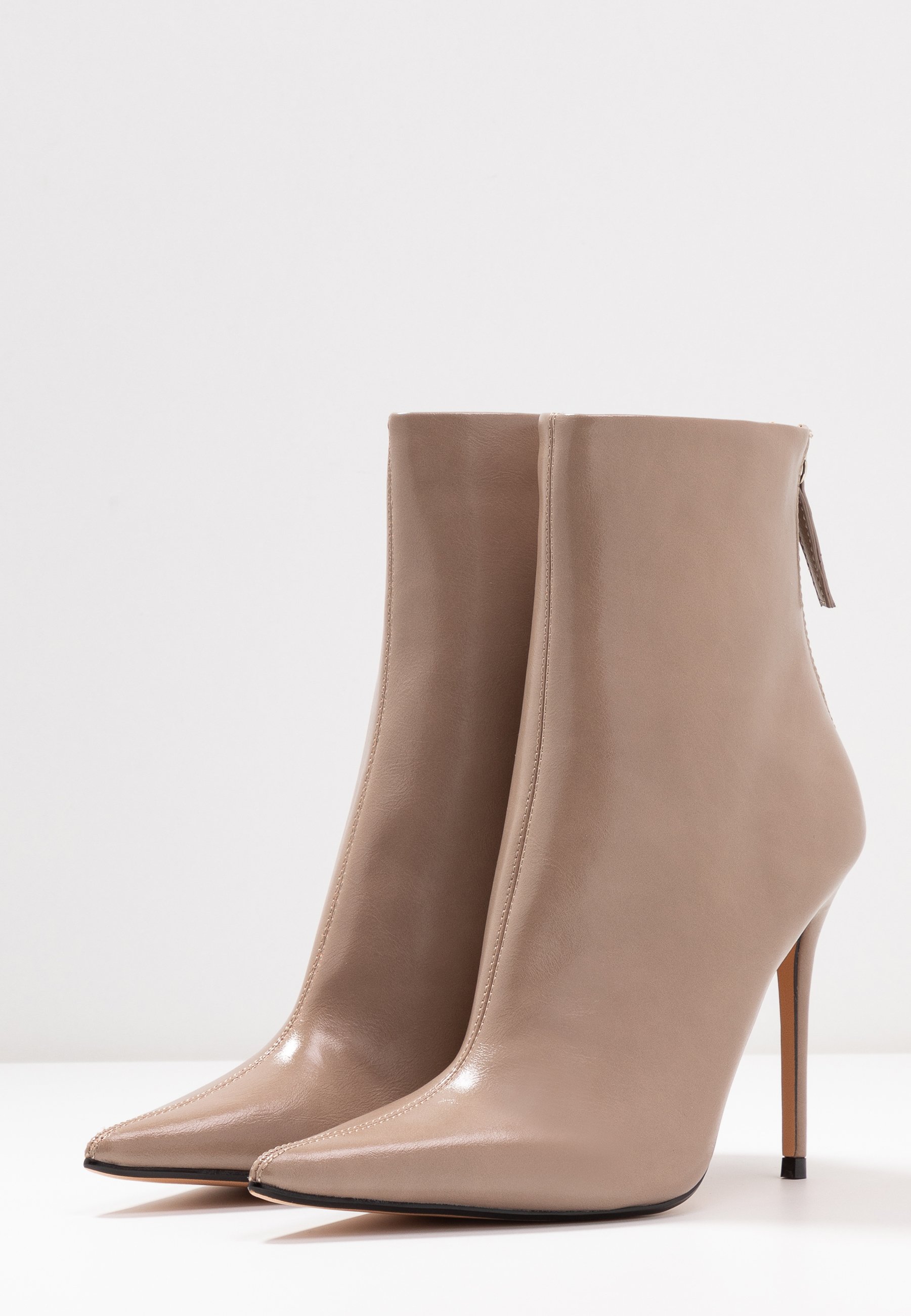 Topshop EDA POINT BOOT Enkellaarsjes met hoge hak taupe Topshop EDA POINT BOOT Enkellaarsjes met hoge hak taupe