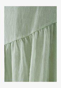 Odabrano, sage green