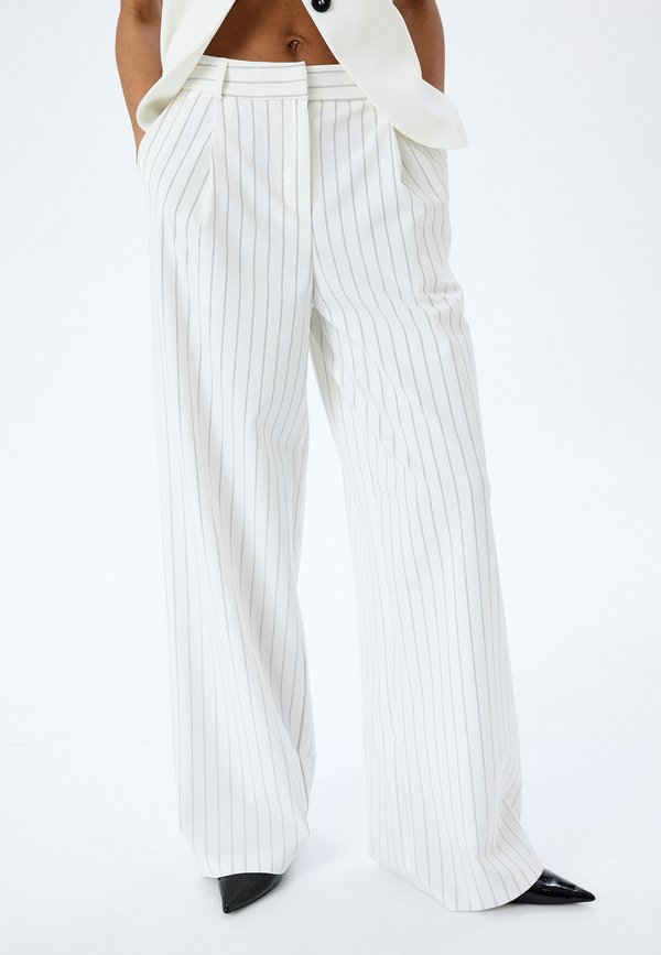 PALAZZO PANTS - Stoffhose
