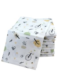 Katoenen vaatdoeken met een witte achtergrond en verspreide zwarte, groene en gele illustraties van vruchten, planten en kleine dieren.