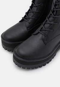 Even&Odd Wide Fit Schnürstiefel - black