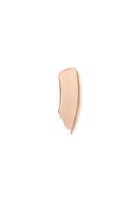 Échantillon de fond de teint liquide dans une teinte beige clair, texture lisse, finition légèrement brillante, avec une forme incurvée et un bord effilé.